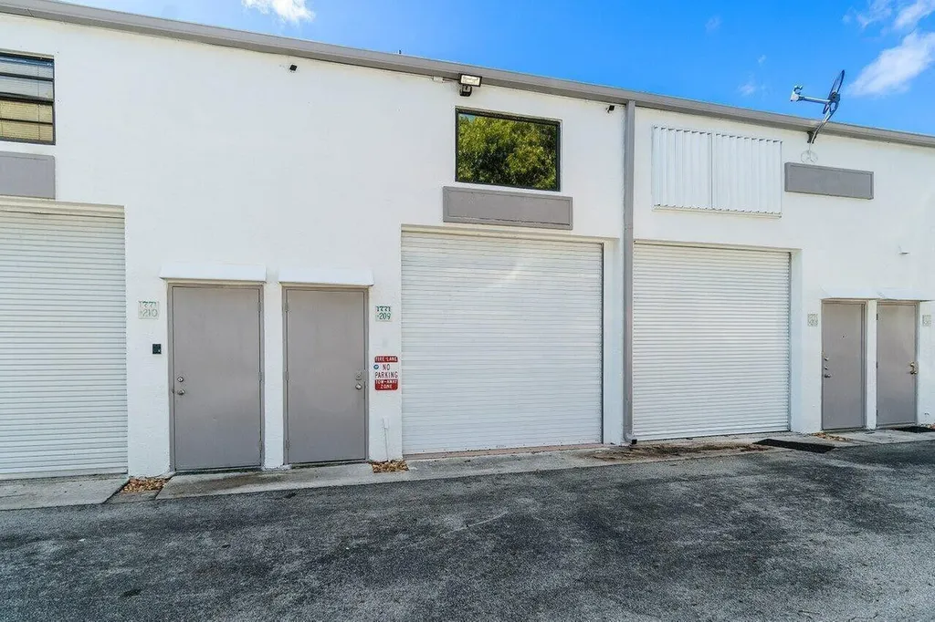 1771 Blount Road Pompano Beach FL 33069