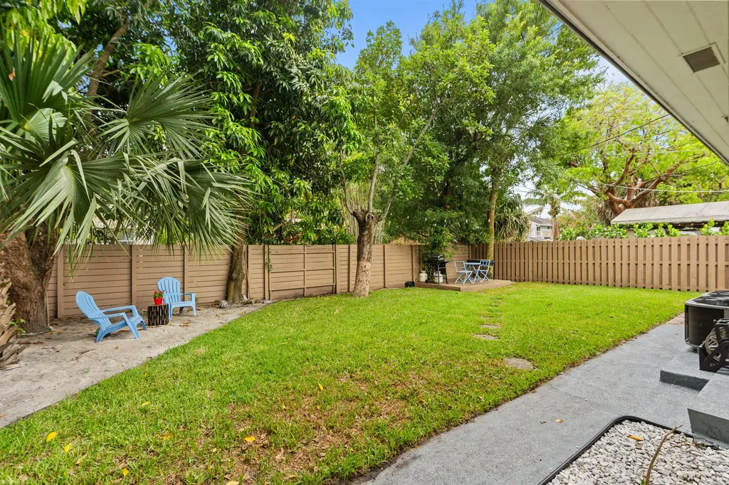 210 SW 11th Street Fort Lauderdale FL 33315