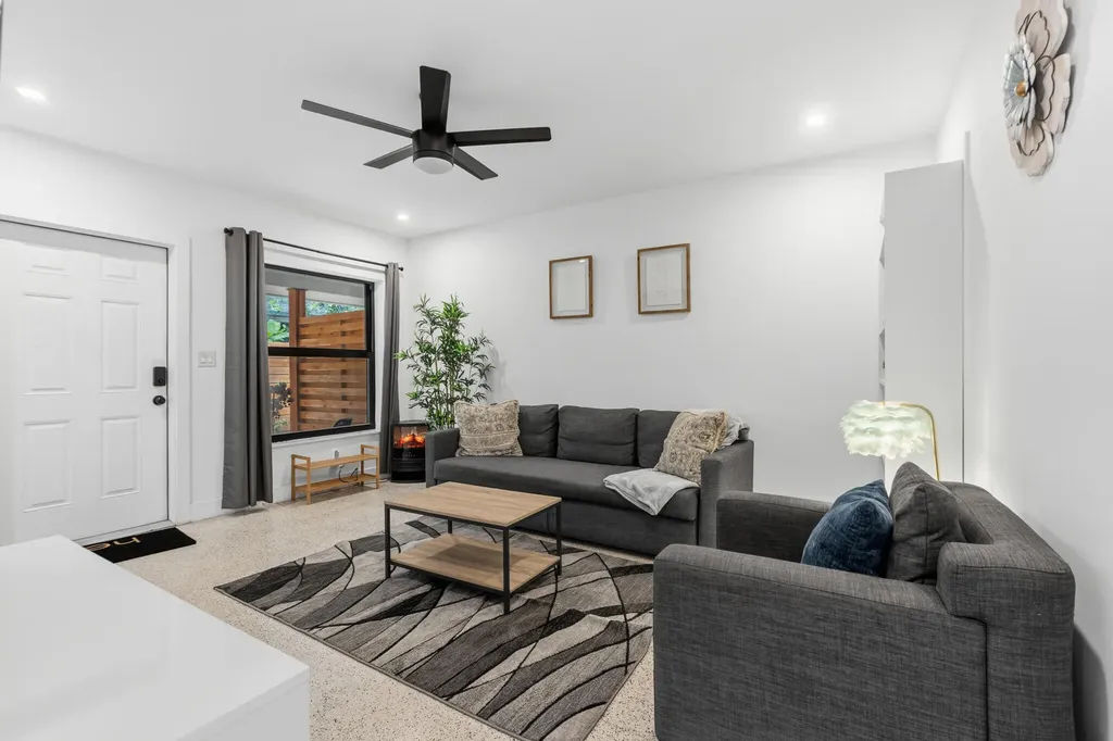210 SW 11th Street Fort Lauderdale FL 33315