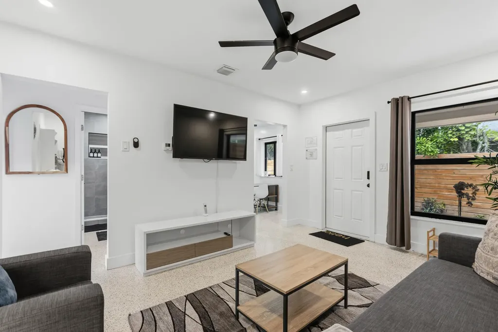210 SW 11th Street Fort Lauderdale FL 33315