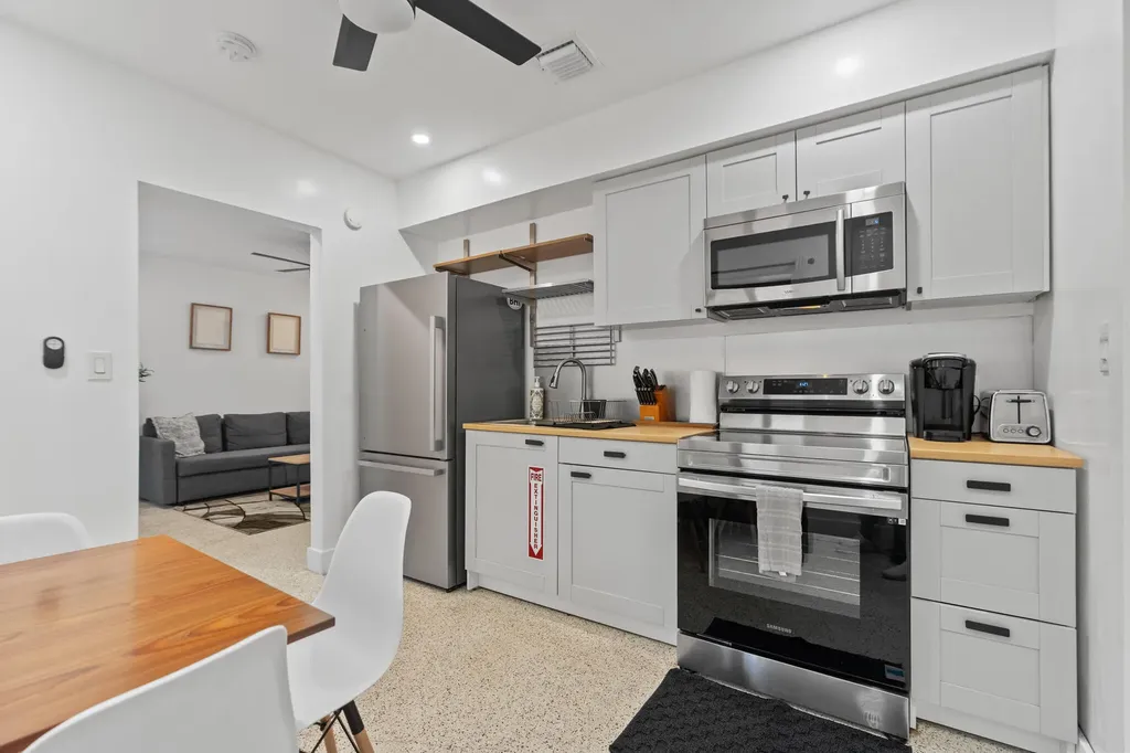 210 SW 11th Street Fort Lauderdale FL 33315