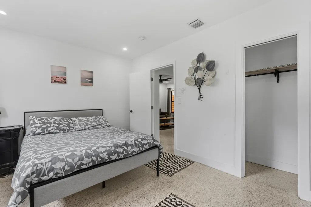 210 SW 11th Street Fort Lauderdale FL 33315
