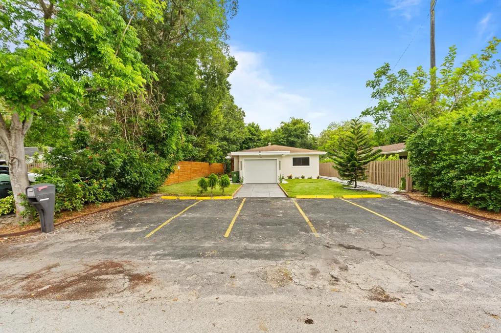 210 SW 11th Street Fort Lauderdale FL 33315