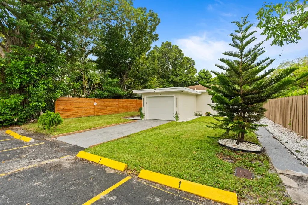 210 SW 11th Street Fort Lauderdale FL 33315