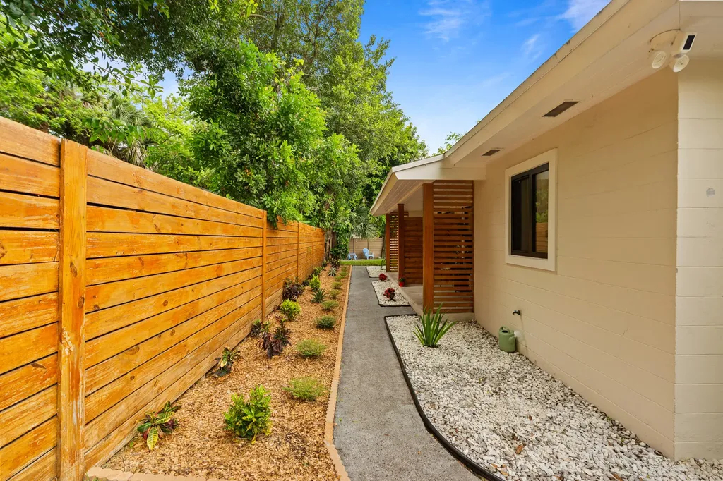 210 SW 11th Street Fort Lauderdale FL 33315