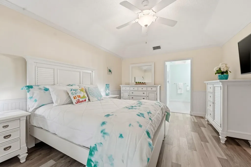 6786 SE Yorktown Drive Hobe Sound FL 33455
