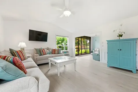 6786 SE Yorktown Drive Hobe Sound FL 33455