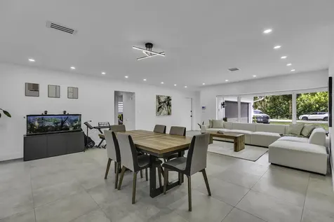 11821 NW 6th Court Plantation FL 33325