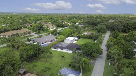 11821 NW 6th Court Plantation FL 33325