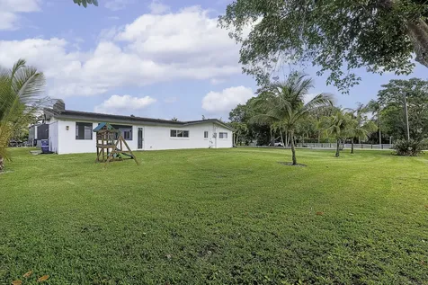 11821 NW 6th Court Plantation FL 33325