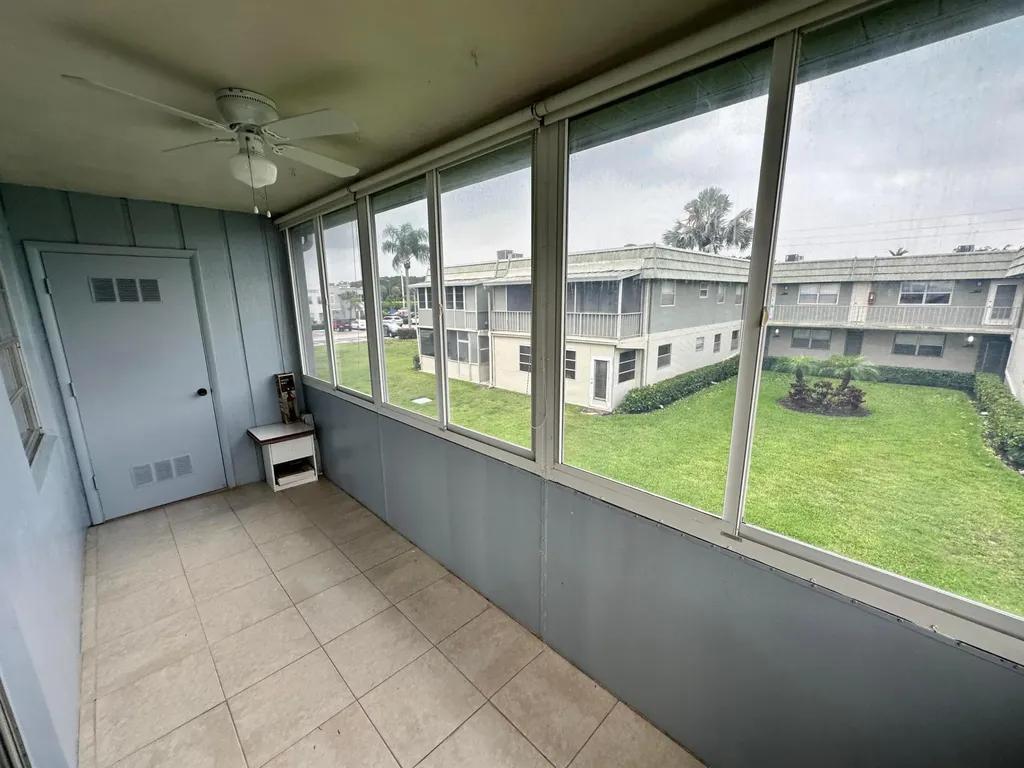 811 Flanders Q Delray Beach FL 33484