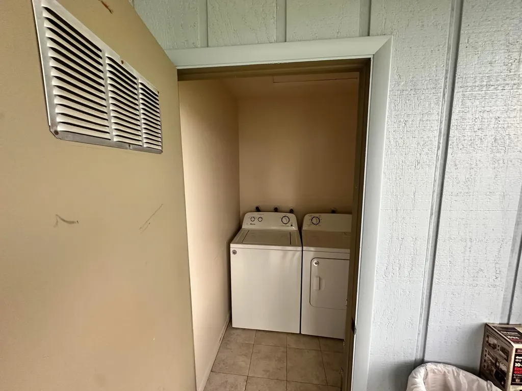 811 Flanders Q Delray Beach FL 33484