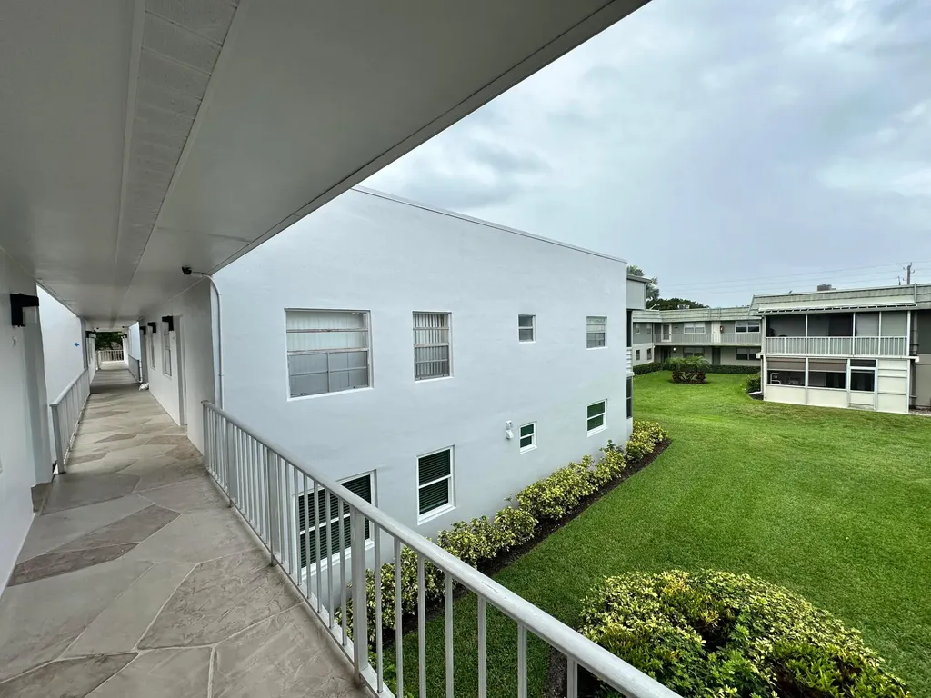 811 Flanders Q Delray Beach FL 33484