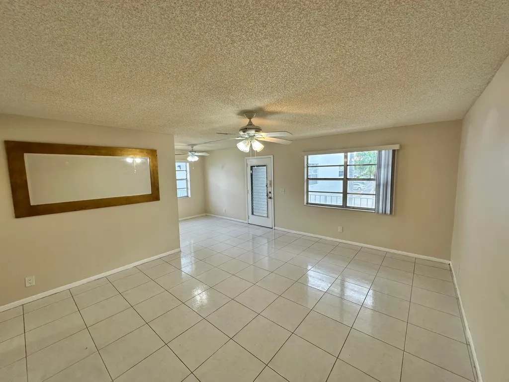 811 Flanders Q Delray Beach FL 33484