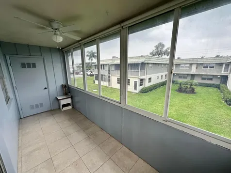 811 Flanders Q Delray Beach FL 33484