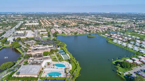 811 Flanders Q Delray Beach FL 33484