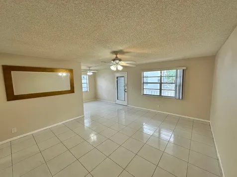 811 Flanders Q Delray Beach FL 33484