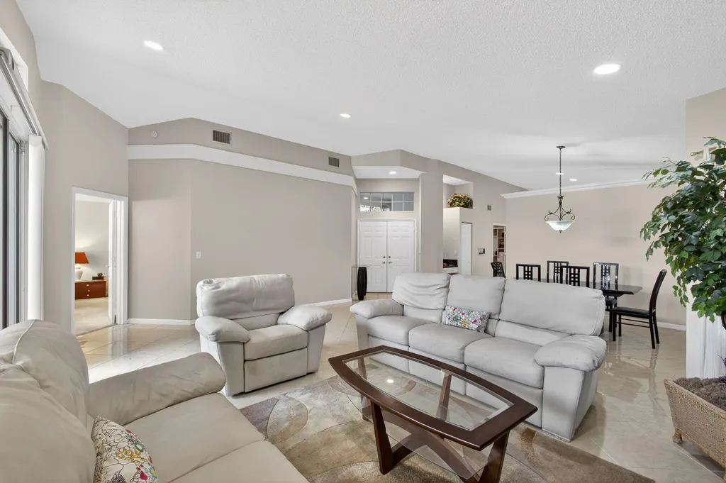 2860 Waters Edge Circle Greenacres FL 33413