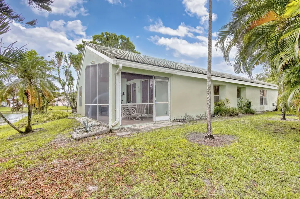 2860 Waters Edge Circle Greenacres FL 33413