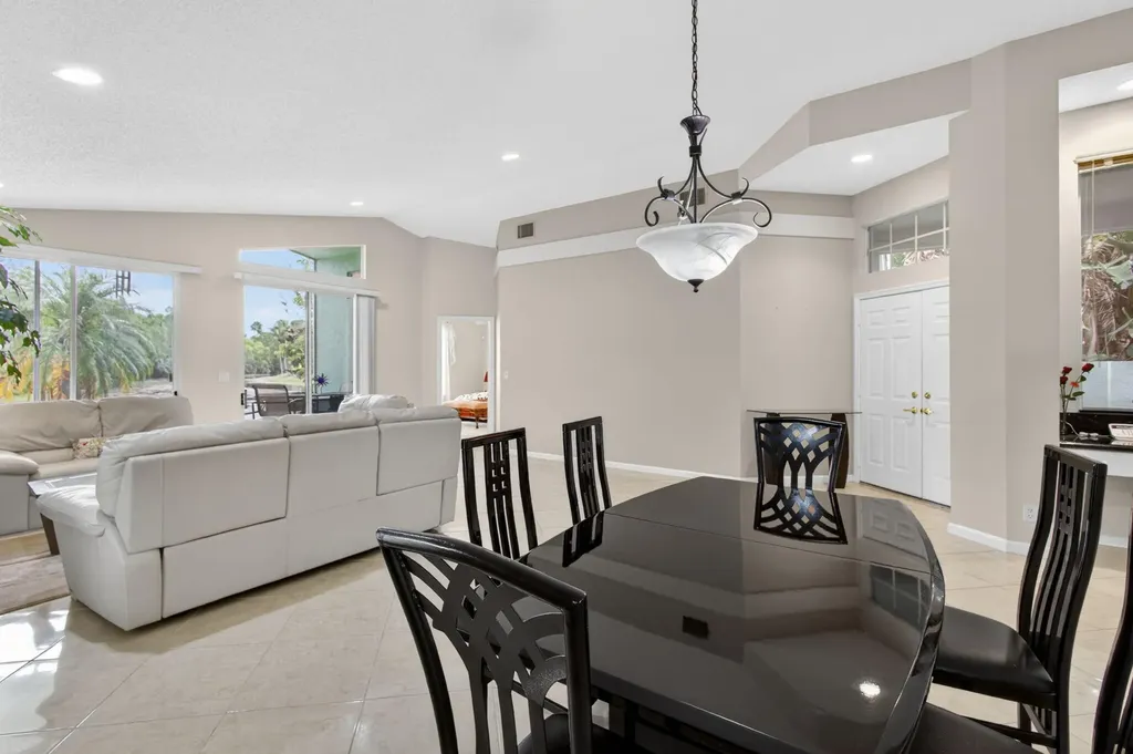 2860 Waters Edge Circle Greenacres FL 33413