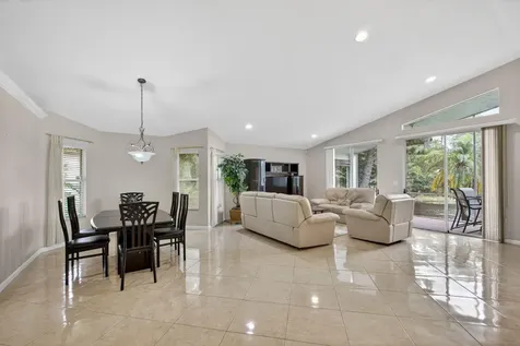 2860 Waters Edge Circle Greenacres FL 33413