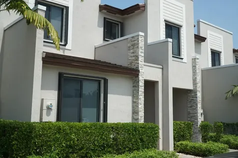 21435 NE 2nd Place Miami FL 33161