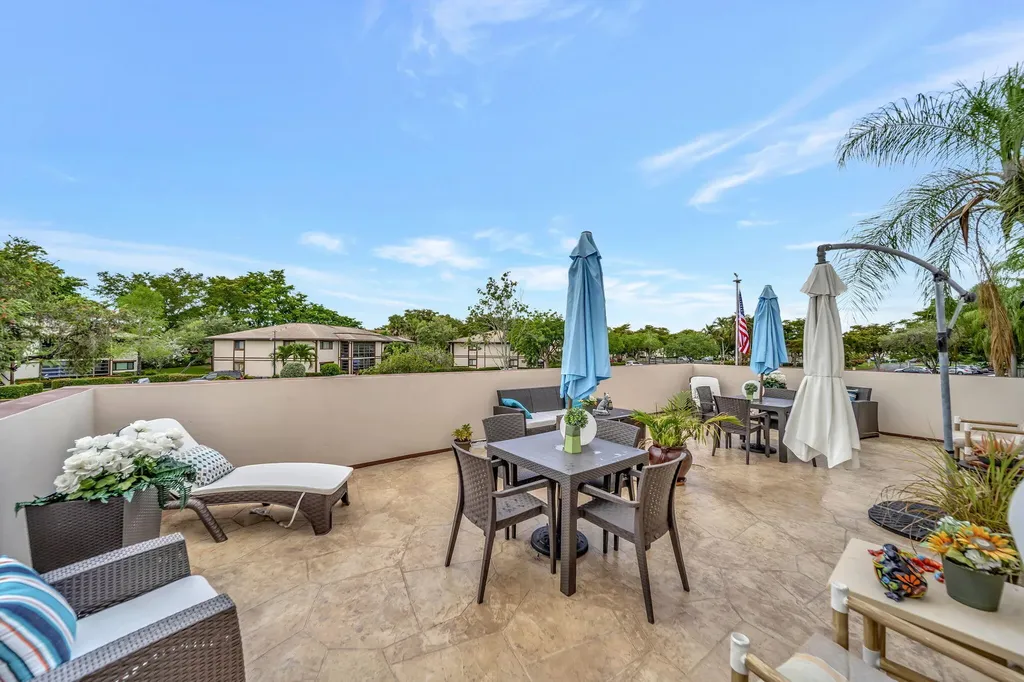 9485 N Belfort Circle Tamarac FL 33321