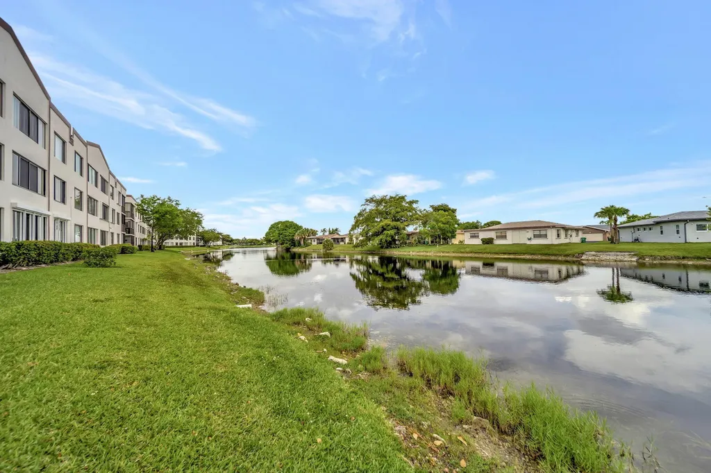9485 N Belfort Circle Tamarac FL 33321