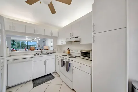 9485 N Belfort Circle Tamarac FL 33321