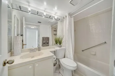 9485 N Belfort Circle Tamarac FL 33321
