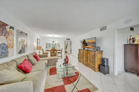 9485 N Belfort Circle Tamarac FL 33321