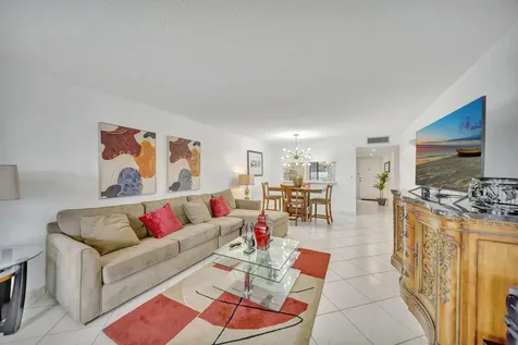 9485 N Belfort Circle Tamarac FL 33321