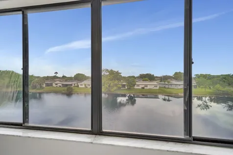 9485 N Belfort Circle Tamarac FL 33321