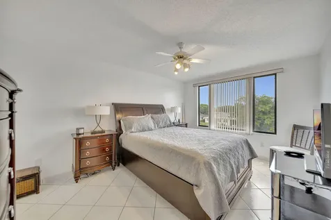 9485 N Belfort Circle Tamarac FL 33321