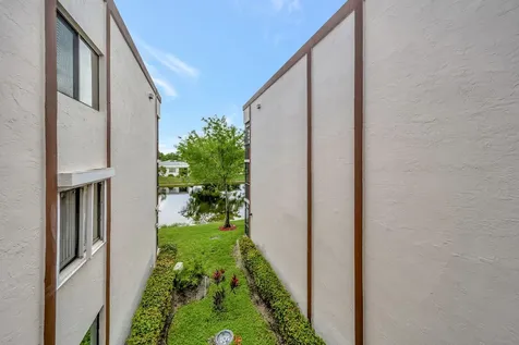9485 N Belfort Circle Tamarac FL 33321