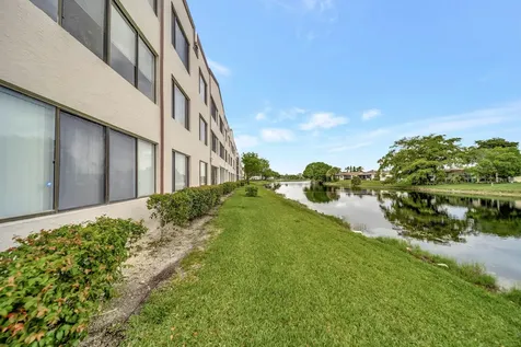 9485 N Belfort Circle Tamarac FL 33321