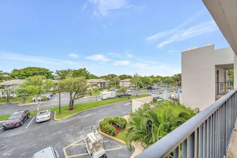 9485 N Belfort Circle Tamarac FL 33321