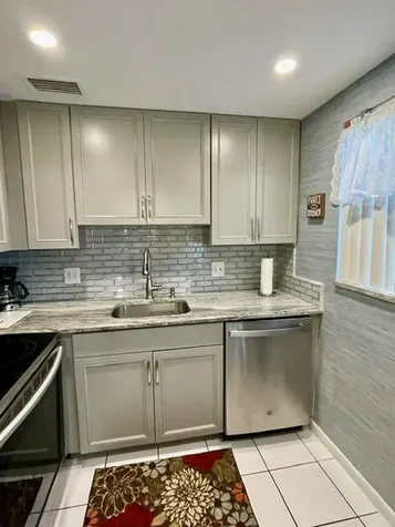 104 Kent G West Palm Beach FL 33417