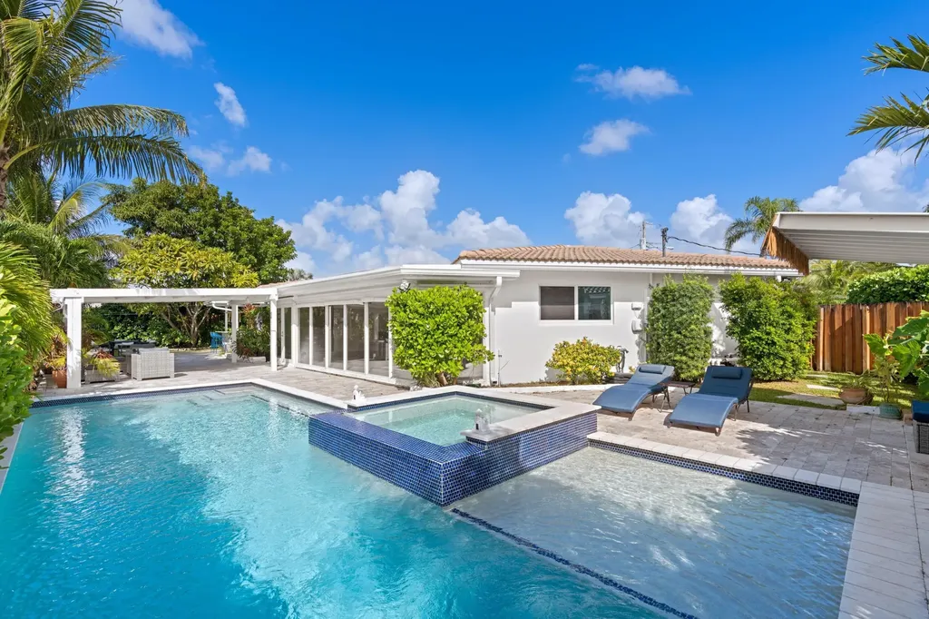 391 SE 7th Avenue Pompano Beach FL 33060