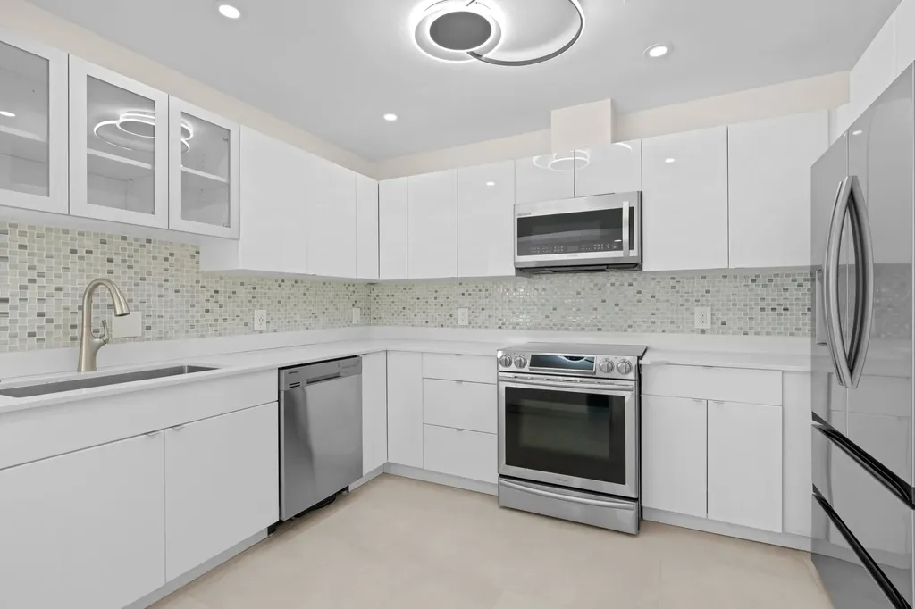 391 SE 7th Avenue Pompano Beach FL 33060