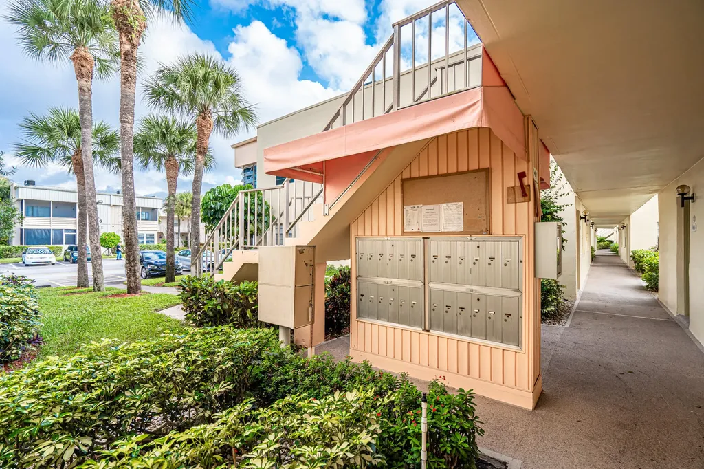 244 Normandy F Lane Delray Beach FL 33484