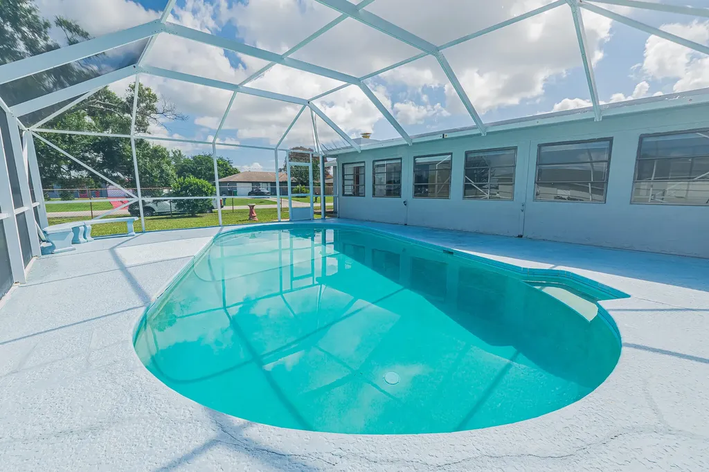 188 NW Broadview Street Port St Lucie FL 34983