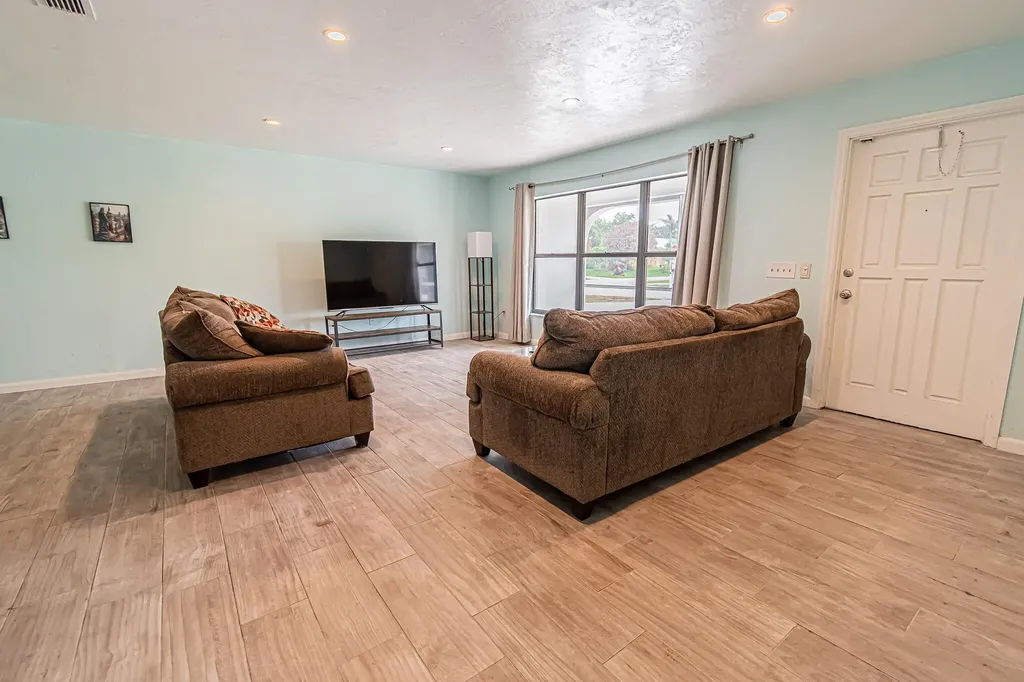 188 NW Broadview Street Port St Lucie FL 34983