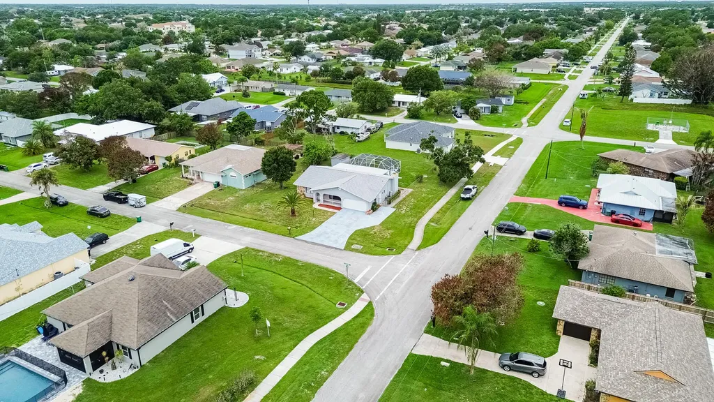 188 NW Broadview Street Port St Lucie FL 34983