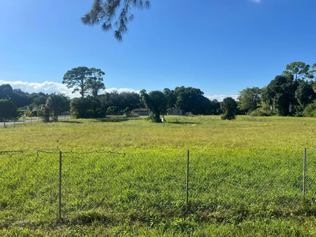 0000 Pineridge Lane West Palm Beach FL 33417
