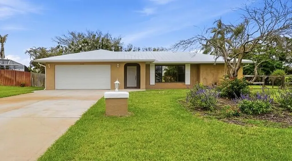 2402 SE Perugia Street Port St Lucie FL 34952