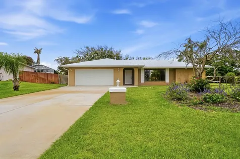 2402 SE Perugia Street Port St Lucie FL 34952