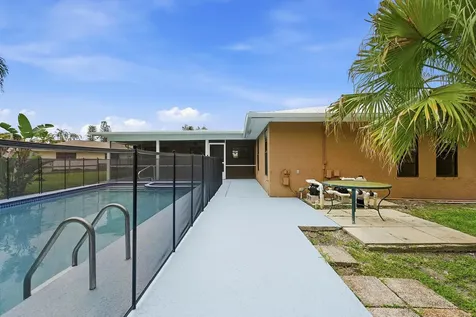 2402 SE Perugia Street Port St Lucie FL 34952