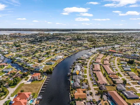 3831 SE 11th Place Cape Coral FL 33904