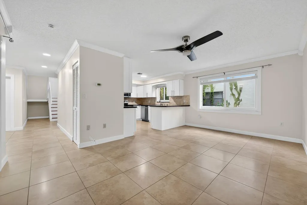 704 SW 89th Avenue Plantation FL 33324